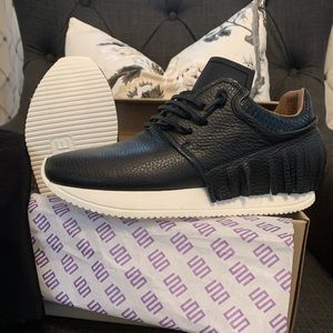 ESSEUTESSE Black leather fringe sneakers Size 38